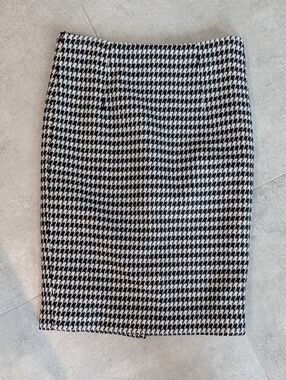 Hugo Boss Houndstooth Skirt Size 4 Wool Cashmere Blend Tail Hem Lined